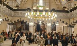 Akhisar'dan Hac Kafilesi Dualarla Uğurlandı