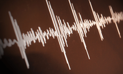 Akhisar ve Çevre İllerde Hissedilen Deprem Paniğe Neden Oldu