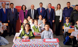 Akhisar’da Karne Sevinci: 30 Bin Öğrenci Tatile Çıktı