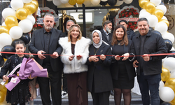 Akhisar'da Moda Rüzgarı: Ceren Butik Hizmete Açıldı