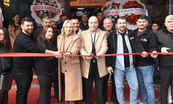 Meşhur İzmir Kumru Akhisar’da Hizmete Açıldı