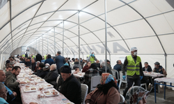 Akhisar’da İftar Çadırında İlk Oruç Birlikte Açıldı