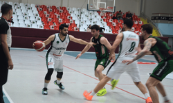 Akhisar Belediye Zorlu Maçta Güldü: 70-61