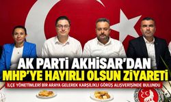 AK Parti Akhisar’dan MHP İlçe Yönetimine Hayırlı Olsun Ziyareti