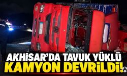 Akhisar’da Tavuk Yüklü Kamyon Devrildi!