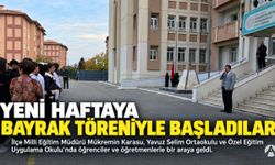 Akhisar’da Yeni Haftaya Bayrak Töreniyle Başladılar