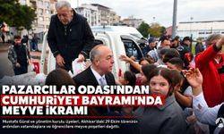 Akhisar Pazarcılar Odası’ndan Cumhuriyet Bayramı’nda Meyve İkramı