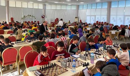 Küçükler Satranç Turnuvası Akhisar'da gerçekleştirildi