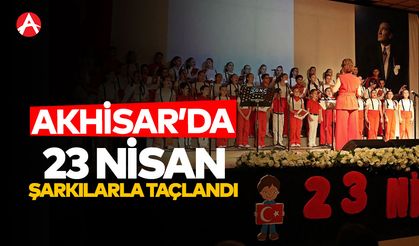 Akhisar’da 23 Nisan Coşkusu Şarkılarla Taçlandı: Çocuk Korosu'ndan Unutulmaz Konser