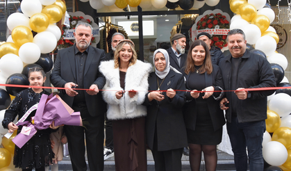 Akhisar'da Moda Rüzgarı: Ceren Butik Hizmete Açıldı