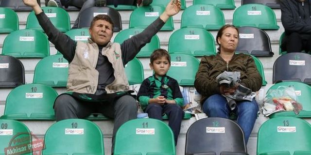 Akhisarspor - Kasımpaşa maçından kareler