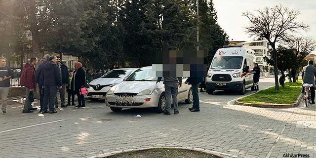 Akhisar'da okul önünde öğrenciye otomobil çarptı!