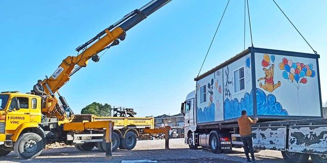 Akhisar Kadın Kooperatifi’nden depremzede çocuklara oyun konteyneri