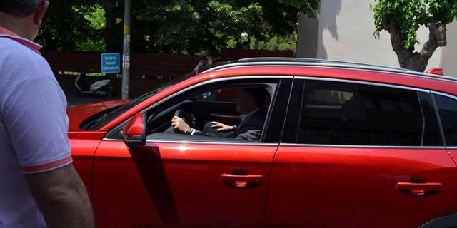 Eski Bakan Pakdemirli, TOGG ile Akhisar'a geldi!