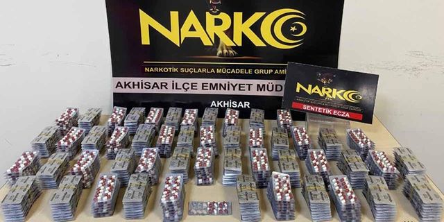 Akhisar'da bir araçta 5.608 adet sentetik hap ele geçirildi!