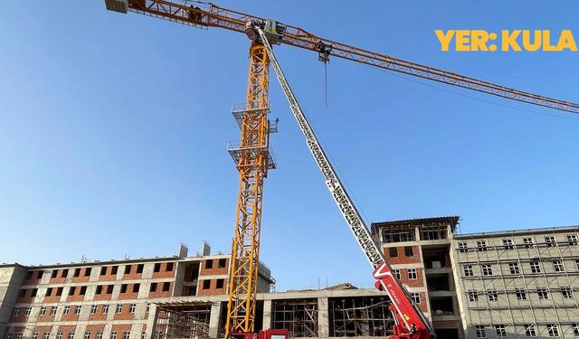 33 Metre Yükseklikte Mahsur Kaldı, İtfaiye Tarafından Kurtarıldı