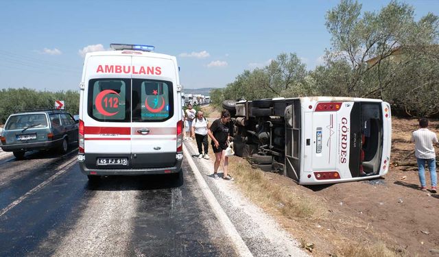 Akhisar-Gördes Yolunda Kaza, Otobüs Devrildi: 9 Yaralı