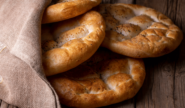 Akhisar’da Ramazan pidesi 25 TL’den sofralara gelecek