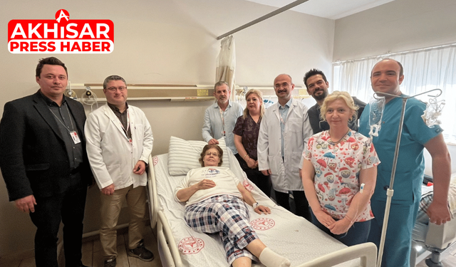Akhisar’da İleri Evre Kolorektal Kanser Hastasına Başarılı Ameliyat