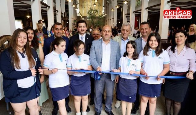 Kaymakam Mustafa Can, Akhisar Koleji’nin Gençlik Sergisi Açılışına Katıldı