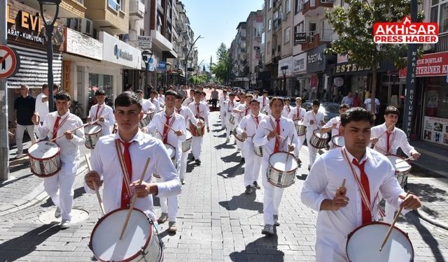 Akhisar’da 19 Mayıs Coşkusu Sokaklara Taştı
