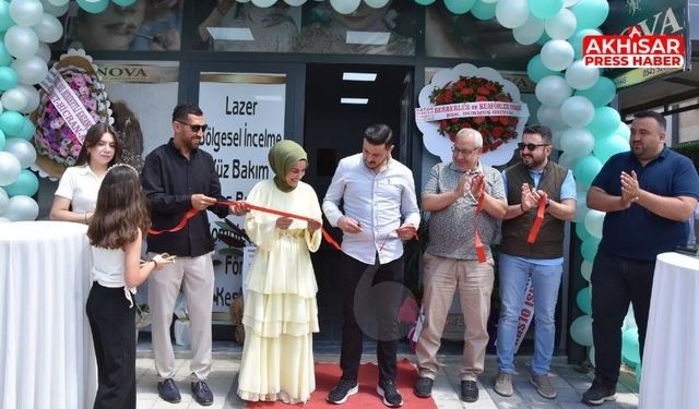 Nova Güzellik Salonu Akhisar’da Hizmete Açıldı