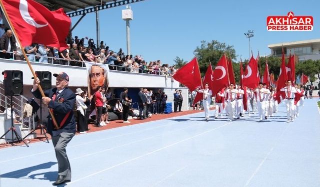 Akhisar’da 19 Mayıs Coşkusu Şehir Stadını Doldurdu