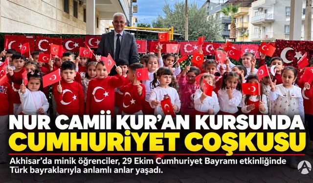 Akhisar’da Minik Öğrencilerden 29 Ekim Cumhuriyet Bayramı Etkinliği
