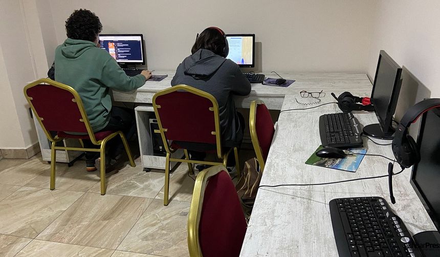 Akhisar Belediyesi Etüt Merkezi öğrencilere hizmete devam ediyor