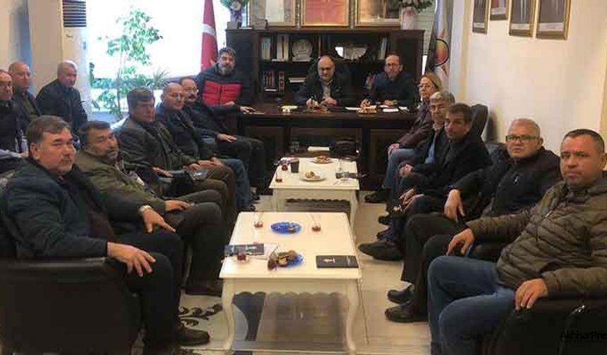 AK Parti, Muhtarlar ile istişare toplantısı gerçekleştirdi