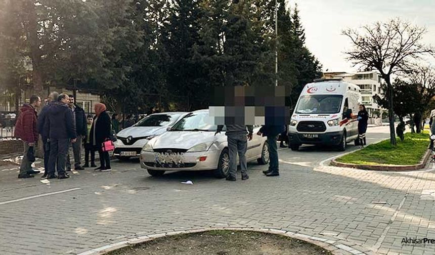 Akhisar'da okul önünde öğrenciye otomobil çarptı!
