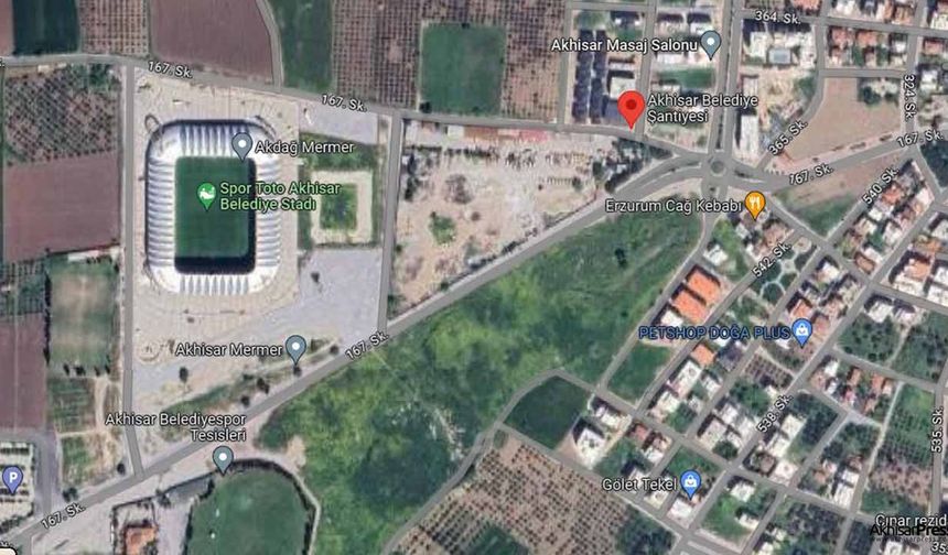 Akhisar'ın en değerli arsalarından biri satılıyor!