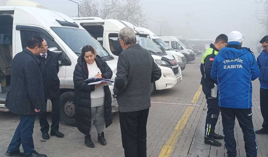 Akhisar'da okul servisleri denetleniyor