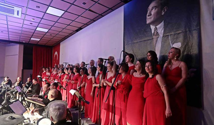 Akhisar Belediyesi TSM Korosundan Unutulmaz Sevgililer Günü Konseri