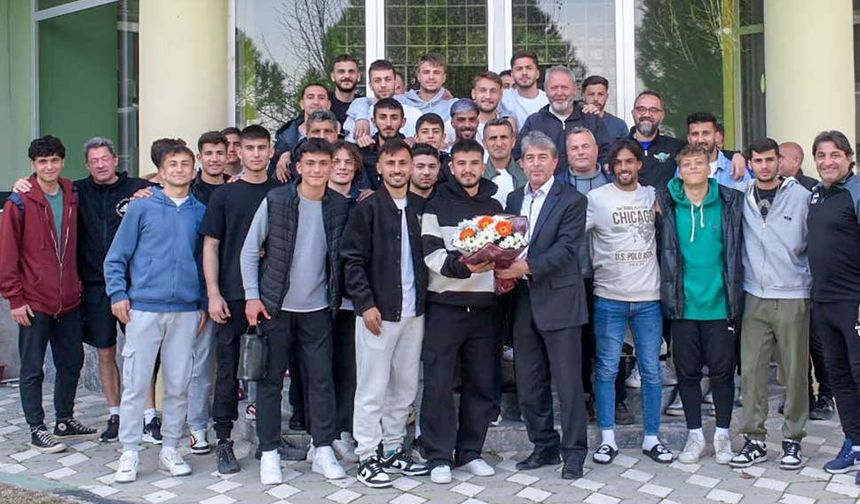 Masterlar Derneği, Akhisarsporlu futbolcuları ziyaret etti