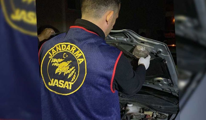 Akhisar'da otomobillerinde uyuşturucu bulunan 2 kişi gözaltına alındı!