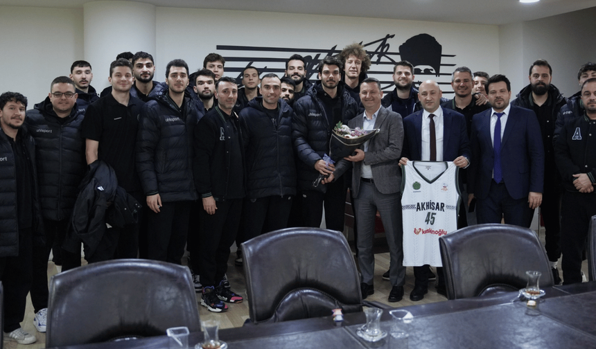 Akhisar Basketbol Ailesinden Başkan Kayserili’ye Teşekkür Ziyareti