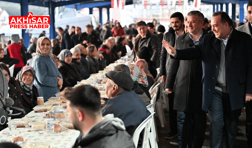 Büyükşehir’in İftar Sofrası Bu Kez Gördes’te Kuruldu