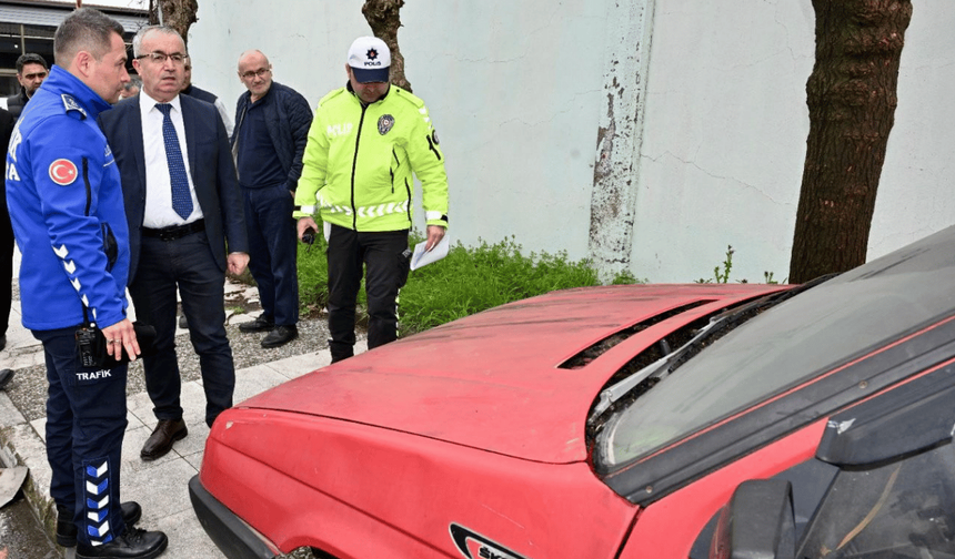 Manisa Büyükşehir Sahipsiz ve Hurda Araçlara Karşı Harekete Geçti