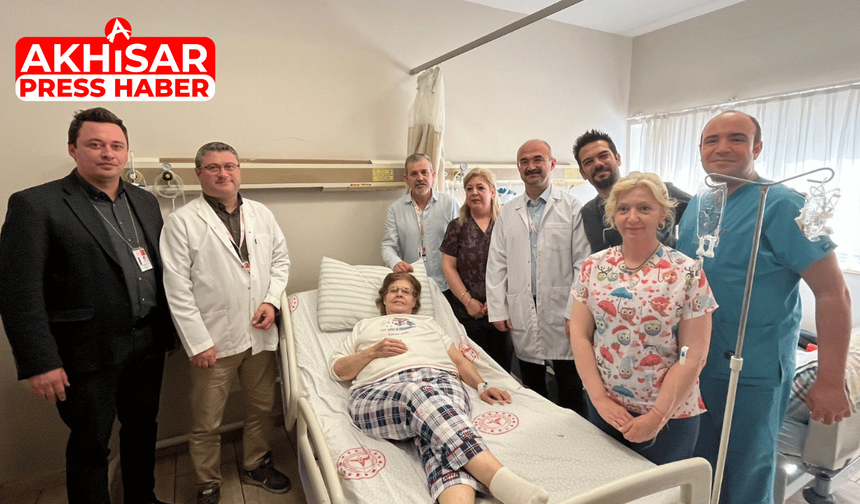 Akhisar’da İleri Evre Kolorektal Kanser Hastasına Başarılı Ameliyat
