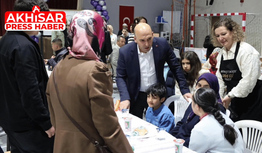 “Akhisar Eğitiminde Kadın Eli” Projesi Kapsamında İftar Programı Düzenlendi