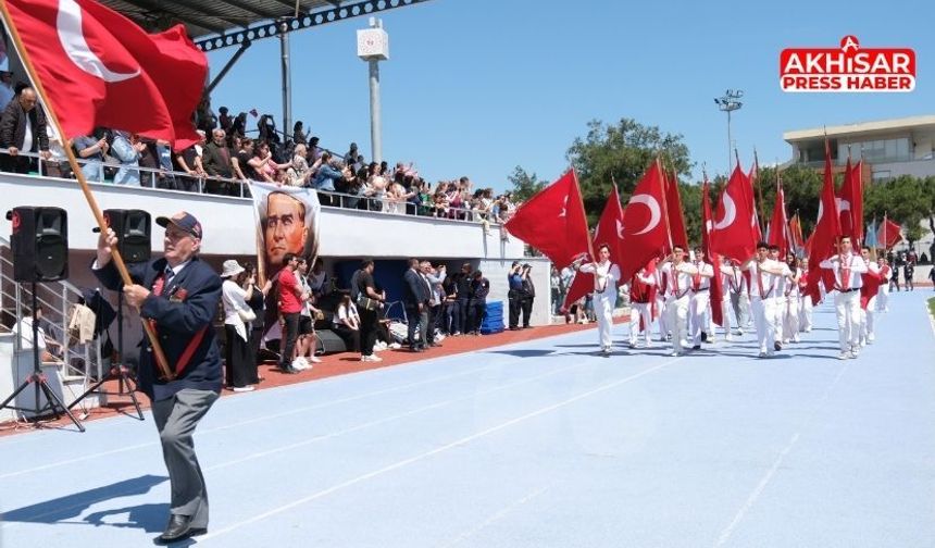 Akhisar’da 19 Mayıs Coşkusu Şehir Stadını Doldurdu