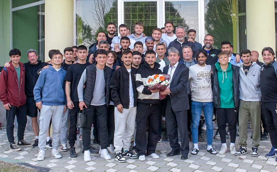 Masterlar Derneği, Akhisarsporlu futbolcuları ziyaret etti